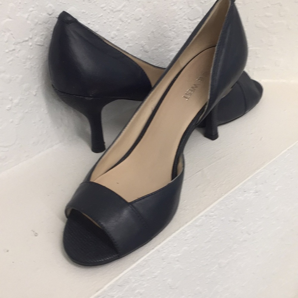 Shoe - Picture 1 of 1